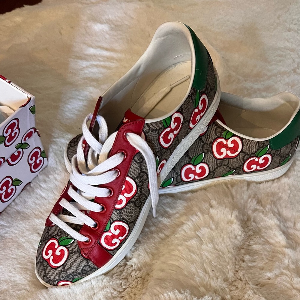 GUCCI Chinese Valentine’s Day sneaker